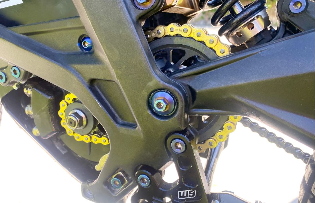 Warp 9 Chain Drive Conversion – The Upgrade Every E-Moto Rider Needs (E-Ride Pro, Talaria Triple X, Sur-Ron Light Bee, Ultra Bee)